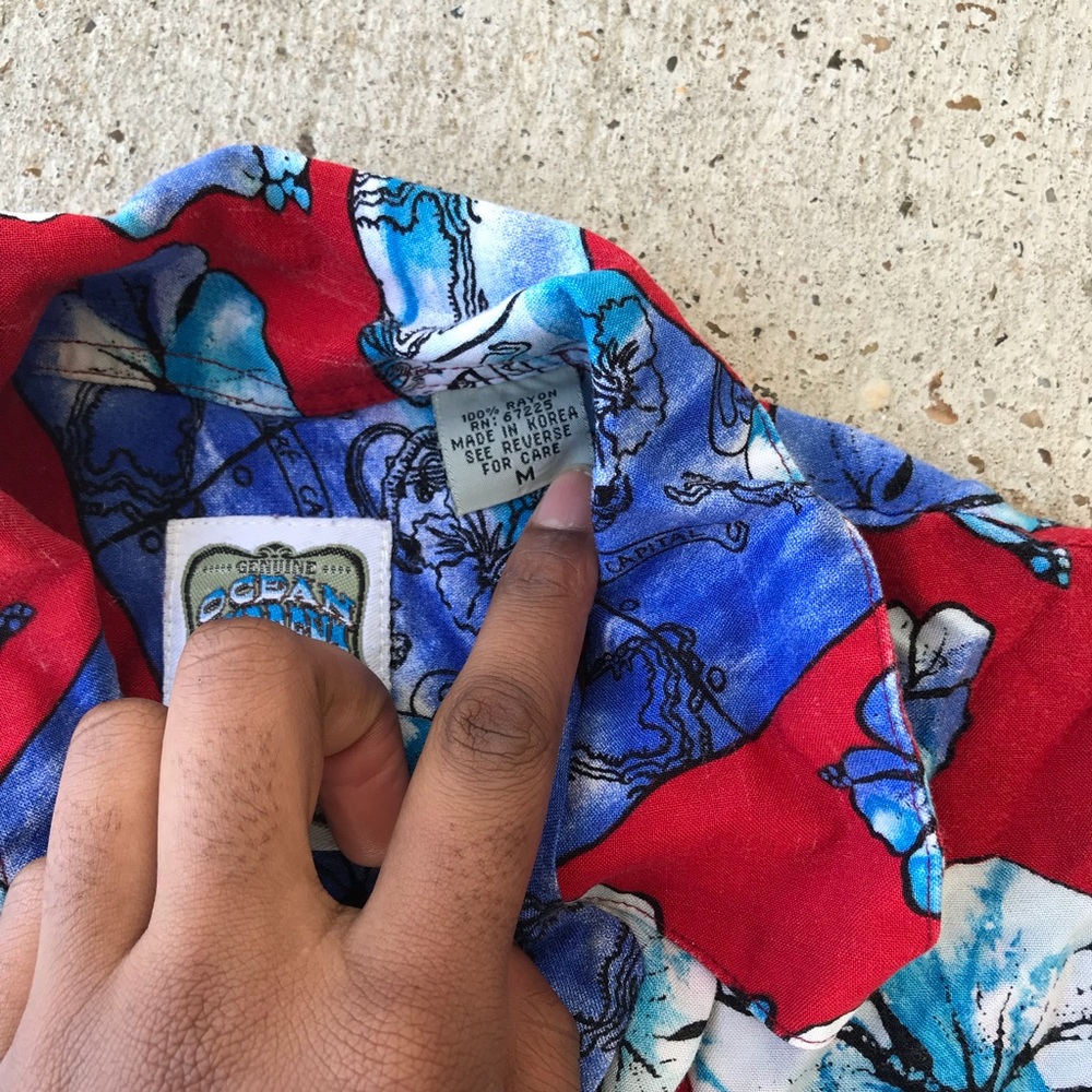 Floral vacation button down - Picture 4 of 4